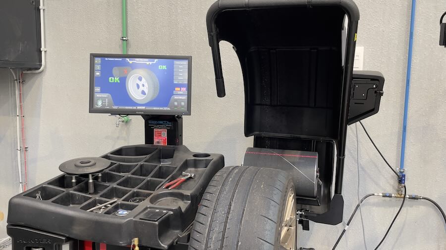 Reparación y equilibrado de ruedas en Ribeira